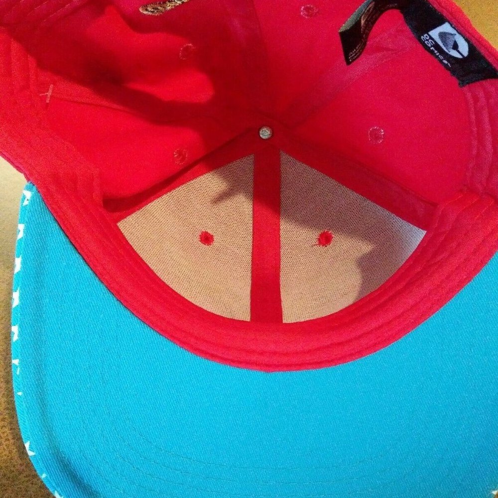 Wonder woman Snapback Cap Red With Starred Brim - Picture 2 of 4